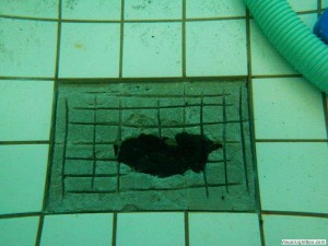 Verwijderen roestafzetting Orka zwembadreparatie